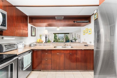 Now offered at an exceptional price, this high-floor *L* model - photo 6