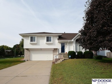 Zorinsky Lake Home For Sale in Omaha Nebraska