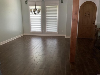 Seller Motivated !!! Each bedroom has it's own bathroom !! - photo 8