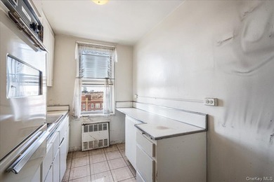 Sun-drenched corner one-bedroom, one-bath cooperative perched on - photo 11