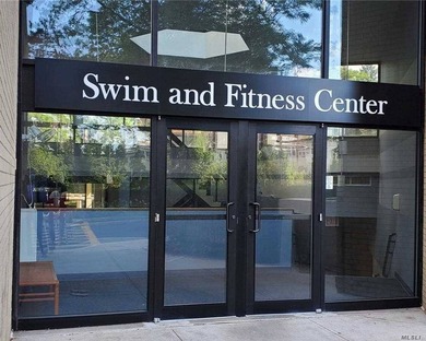 The most luxurious bldg in the area with Concierge, 24 hr - photo 11