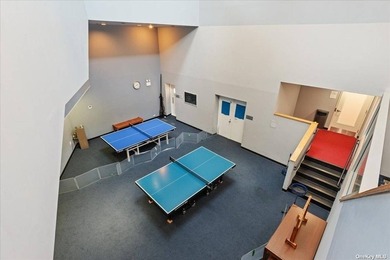 The most luxurious bldg in the area with Concierge, 24 hr - photo 15