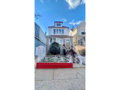 East River Home Sale Pending in East Elmhurst New York