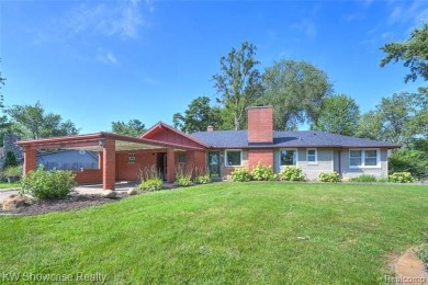 Lake Home Sale Pending in Commerce Twp, Michigan