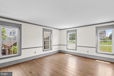 Exceptional bayfront home with 95 feet of direct water frontage - photo 23