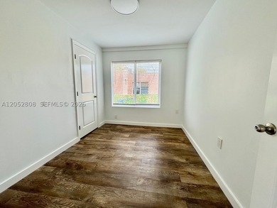 Location, location, location! 2 detached properties on a 7,000 - photo 31