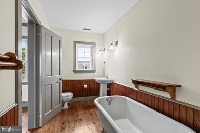 Exceptional bayfront home with 95 feet of direct water frontage - photo 33