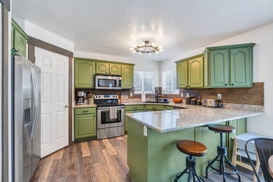 This charming rambler sits in the quiet, established Valley View - photo 15