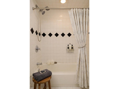 Welcome to this beautifully maintained and thoughtfully upgraded - photo 17