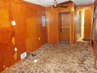 Enjoy The Convenience of a Lakeside Neighborhood! This 3-bedroom - photo 18