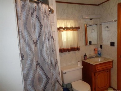 Enjoy The Convenience of a Lakeside Neighborhood! This 3-bedroom - photo 20