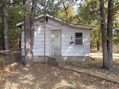 Enjoy The Convenience of a Lakeside Neighborhood! This 3-bedroom - photo 22