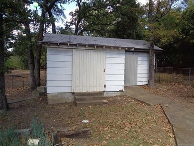 Enjoy The Convenience of a Lakeside Neighborhood! This 3-bedroom - photo 23