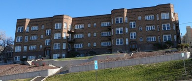 Commander Apartments - Fully Leased - Do not Disturb Tenants - - photo 3