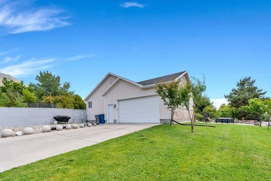 This charming rambler sits in the quiet, established Valley View - photo 45