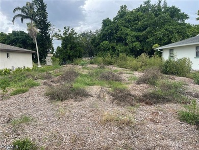 A beautiful functional lot for a starter home. the lot is and - photo 1