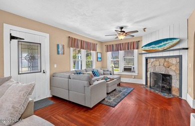 Timeless Craftsman charm meets the ultimate beachside lifestyle! - photo 9