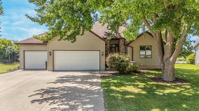 Lake Winneconne Home For Sale in Winneconne Wisconsin