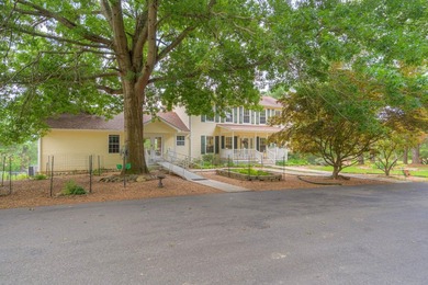 Claytor Lake home on 6 acre lot! Lake frontage for a future dock - photo 6