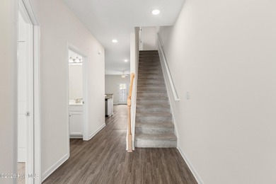 Rare opportunity to acquire a fully leased well-located - photo 12
