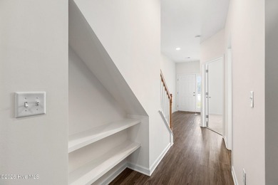 Rare opportunity to acquire a fully leased well-located - photo 13