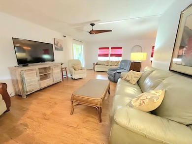 If you are looking for a great home to retire in and enjoy the - photo 13