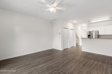Rare opportunity to acquire a fully leased well-located - photo 19