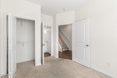 Rare opportunity to acquire a fully leased well-located - photo 23