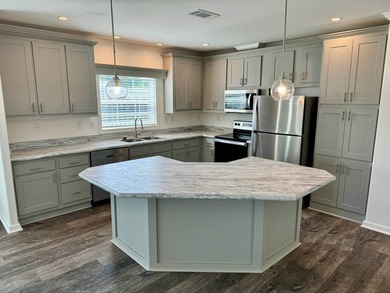 This new Skyline/Champion home has many upgrades including a - photo 7