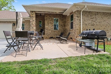 Priced Below Appraised Value.Welcome to luxury waterfront living - photo 32