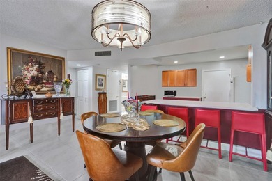Come see this beautifully charming 1 bed, 1.5 bath condo in the - photo 2