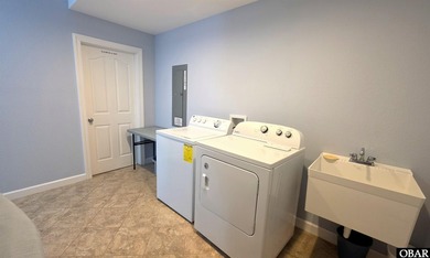 Location, Amenities, Access! This 4 bedroom, 5.5 bath cottage is - photo 45