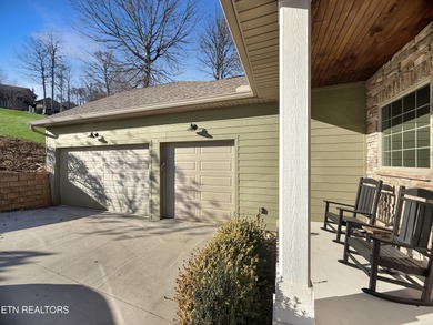 Stunning 2018 lakefront retreat with private dock, luxury