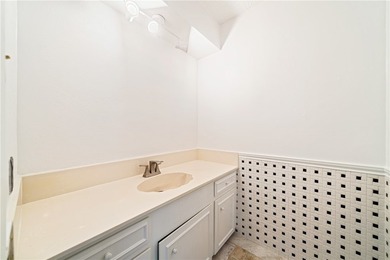 Don't miss this! Charming 3/2 home on a large corner lot, 2 - photo 25