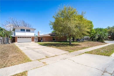 Don't miss this! Charming 3/2 home on a large corner lot, 2 - photo 35