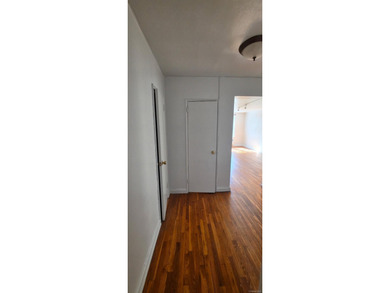 LOVELY SPACIOUS STUDIO, ELEVATOR, LAUNDRY ROOM, LIVE IN SUPER - photo 6