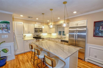 Welcome to your dream home! Nestled on a quiet court with no - photo 5