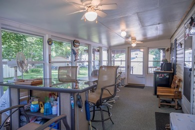Lake living for an affordable price! This 14x80 Holly Park Home - photo 4