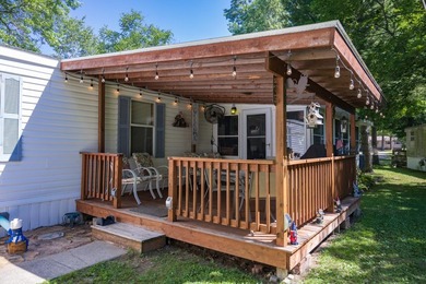 Lake living for an affordable price! This 14x80 Holly Park Home - photo 5
