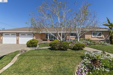 Welcome to this beautifully maintained home in the highly sought - photo 1