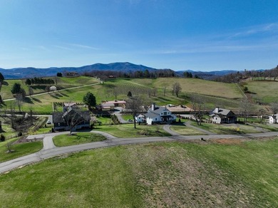Situated in a prestigious neighborhood, this bespoke - photo 16