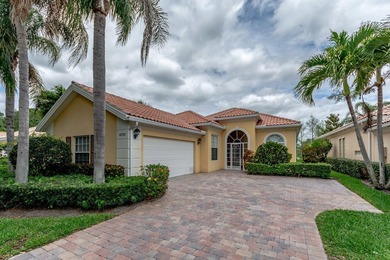Welcome to luxury living in the prestigious Magnolia Bay - photo 1