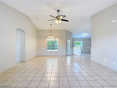 Welcome home to this well maintained 3 bedroom, 2 bath home - photo 8