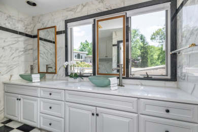 Stunning, Renovated Contemporary Waterfront - photo 28