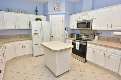 Discover over 1,800 sq. ft. of comfortable living in this - photo 4