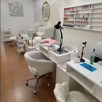 Exceptional mixed-use investment opportunity! Built in 2016 - photo 9