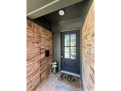 TOO GOOD TO BE TRUE!! Stunning home located in highly sought - photo 5