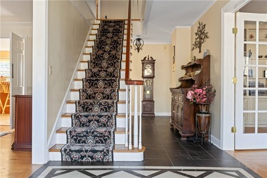 Welcome to this gracious 4 bedroom, 4.5 bath, Center Hall brick - photo 11