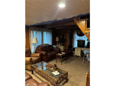 Extensively renovated 2-bedroom Moonridge cabin situated on two - photo 11