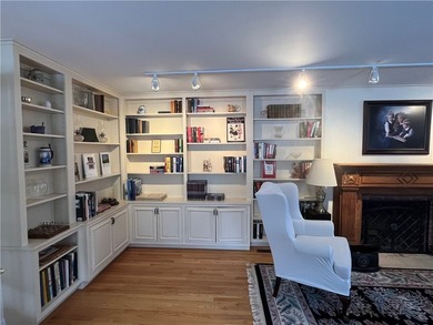 Welcome to this gracious 4 bedroom, 4.5 bath, Center Hall brick - photo 13